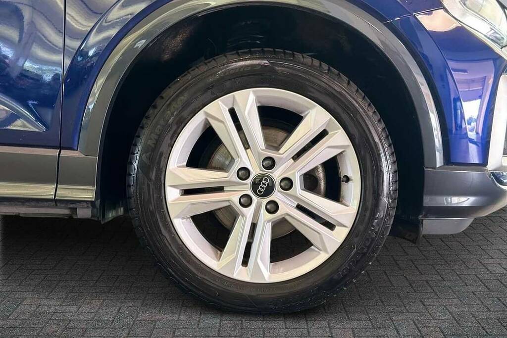 Audi Q2 30 Tfsi Sport BP23ZCX Blue #5