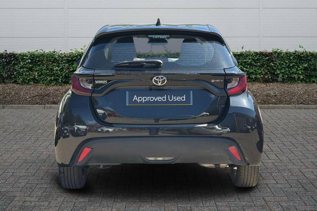 Toyota Yaris 1.5 Hybrid Icon Cvt FT24EKL Black #4