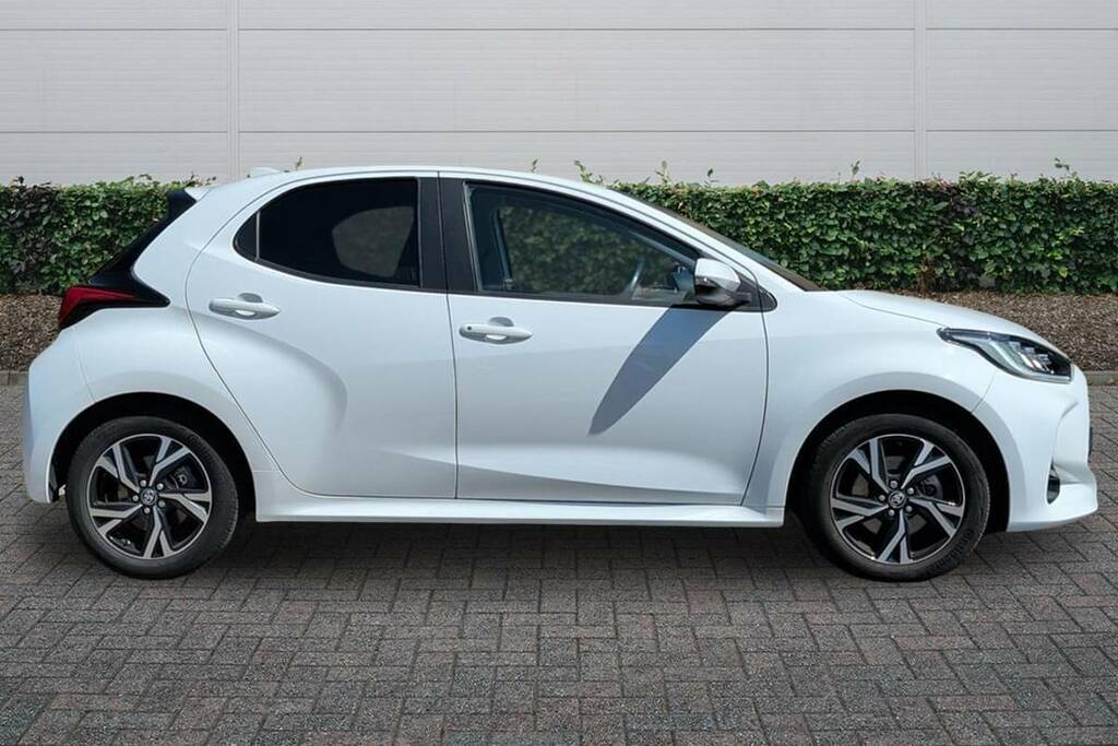Toyota Yaris 1.5 Hybrid Design Cvt KT24SOU White #5