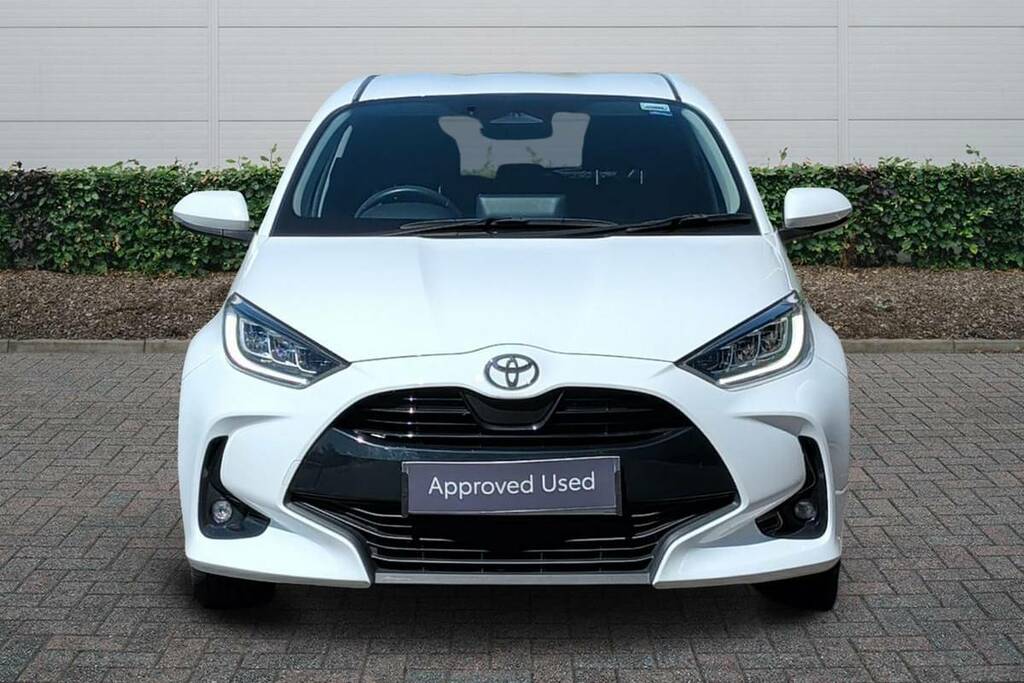 Toyota Yaris 1.5 Hybrid Design Cvt KT24SOU White #3