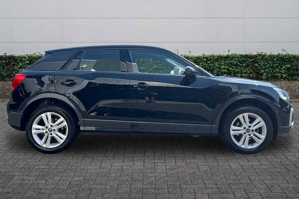 Audi Q2 30 Tfsi Sport BT23AVM Black #4