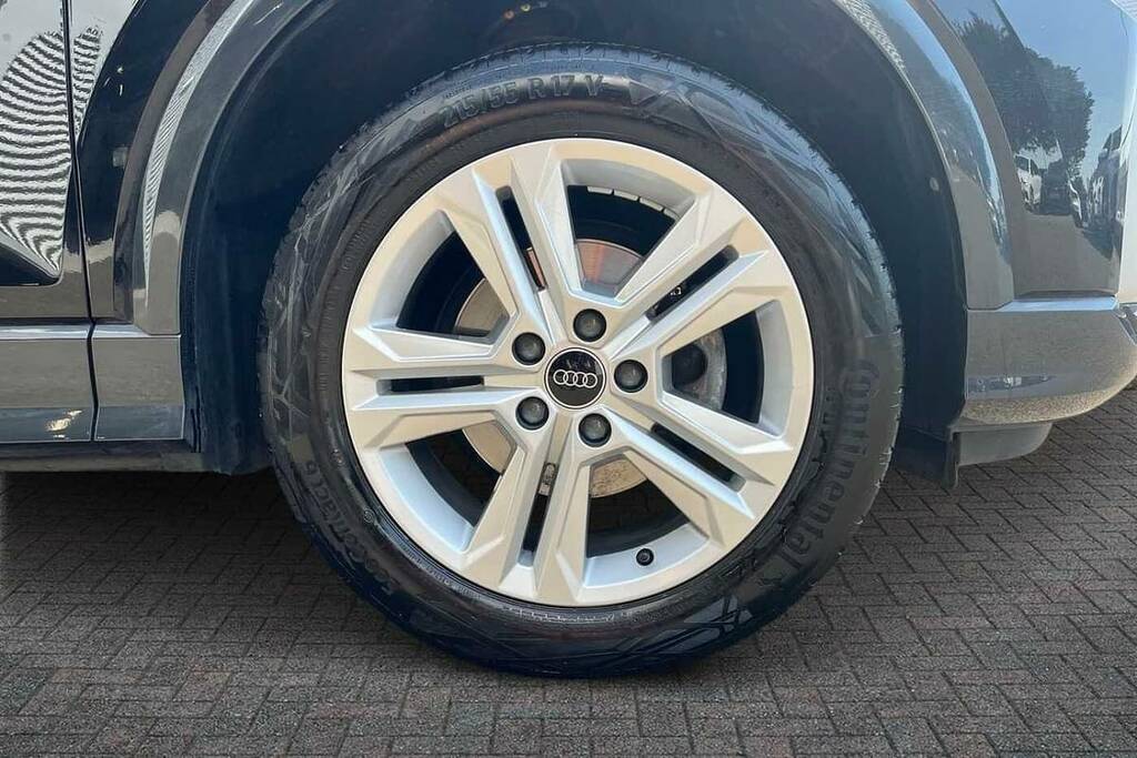 Audi Q2 30 Tfsi Sport BT23AVM Black #5