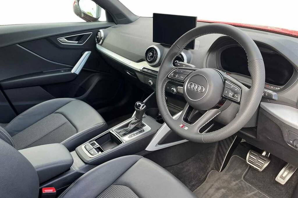 Audi Q2 35 Tfsi S Line S Tronic BJ24DXR Red #6