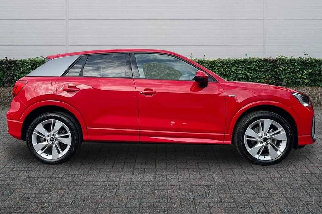 Audi Q2 35 Tfsi S Line S Tronic BJ24DXR Red #4