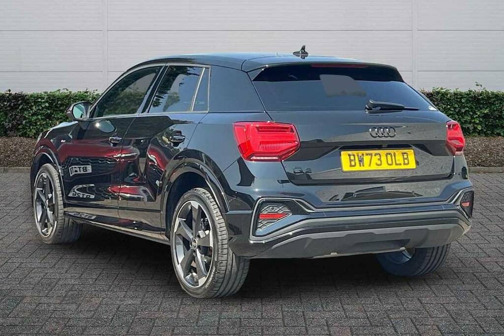Audi Q2 35 Tfsi Black Edition S Tronic Black #3