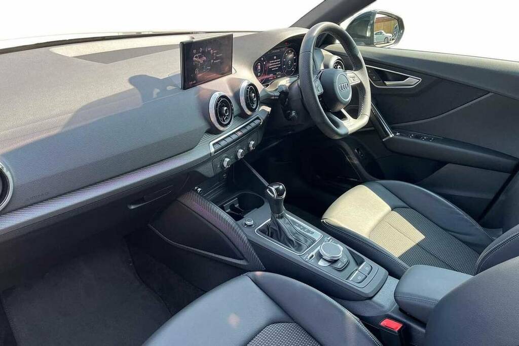 Audi Q2 35 Tfsi Black Edition S Tronic Black #2