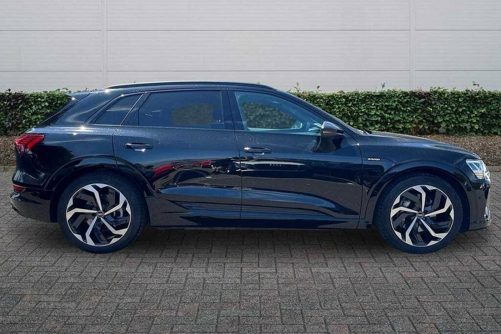 Audi E-tron 230Kw 50 Quattro 71Kwh Black Edition Black #4
