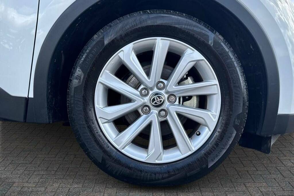 Toyota C-Hr 1.8 Hybrid Icon Cvt FG74LBL White #6