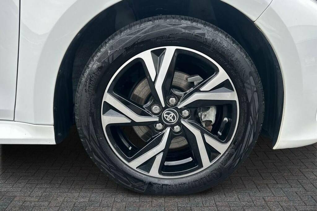Toyota Yaris 1.5 Hybrid Design Cvt BU24KDX White #6