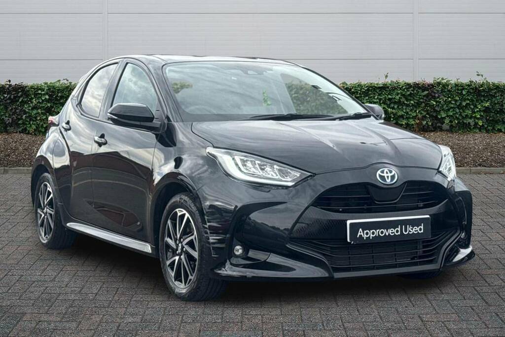 Toyota Yaris 1.5 Hybrid Design Cvt Black
