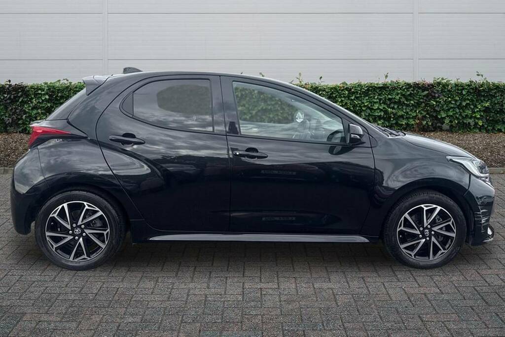 Toyota Yaris 1.5 Hybrid Design Cvt BD73YJX Black #5