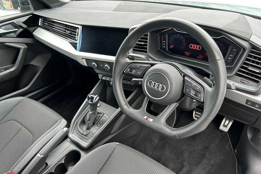 Audi A1 35 Tfsi Black Edition S Tronic BA24YMW Grey #6