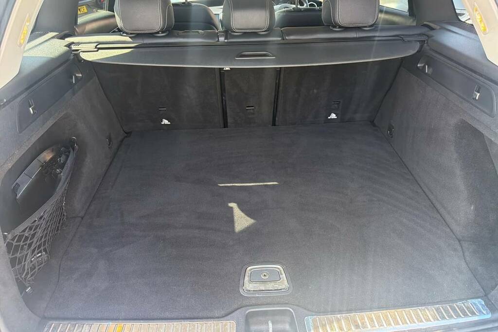 Mercedes-Benz GLC Class 220D 4Matic Urban Edition 9G-tronic SAL400F White #2