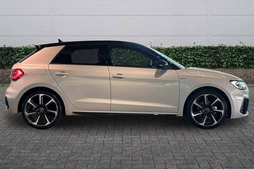 Audi A1 30 Tfsi Black Edition S Tronic BT75ZCJ Silver #4