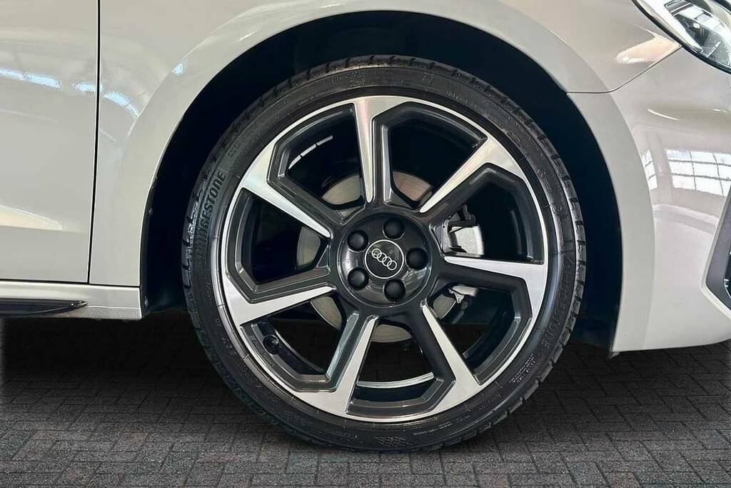 Audi A1 30 Tfsi Black Edition S Tronic BT75ZCJ Silver #5