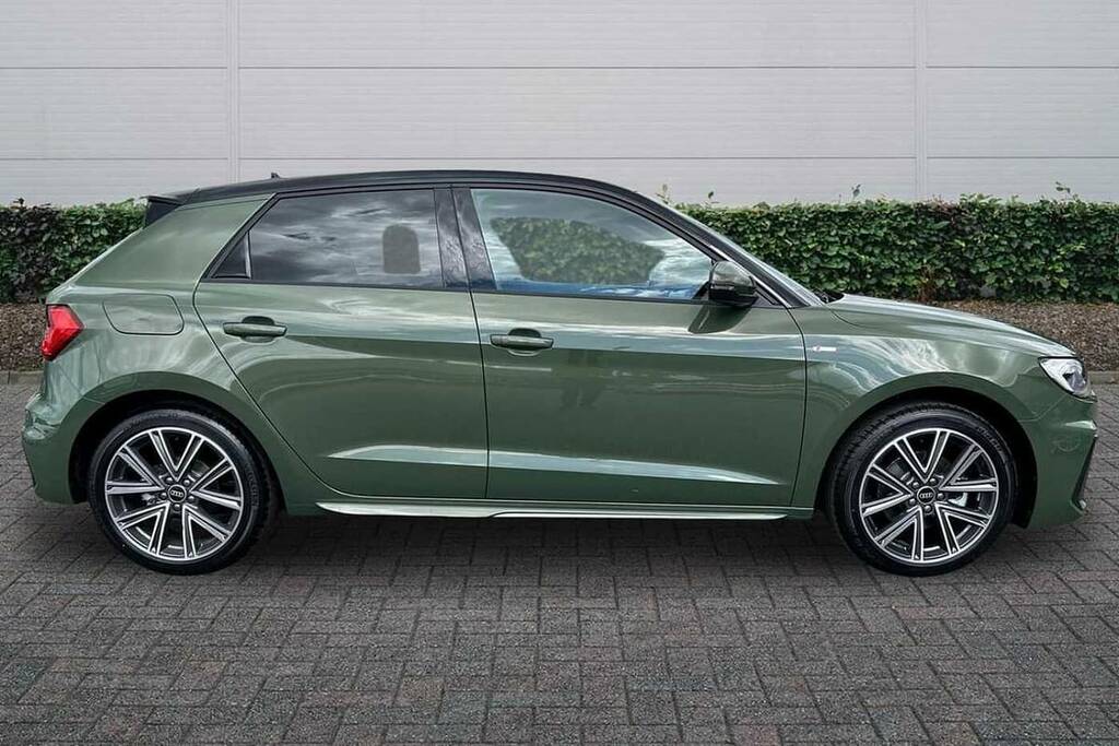 Audi A1 30 Tfsi S Line S Tronic VN26FVO Green #4