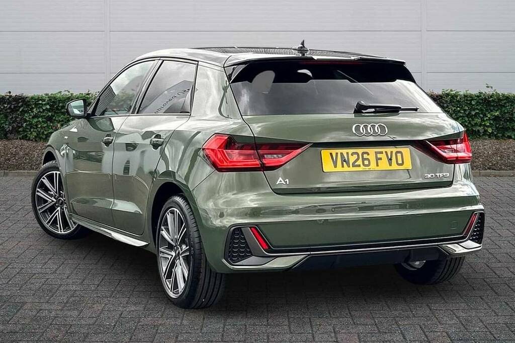 Audi A1 30 Tfsi S Line S Tronic VN26FVO Green #3