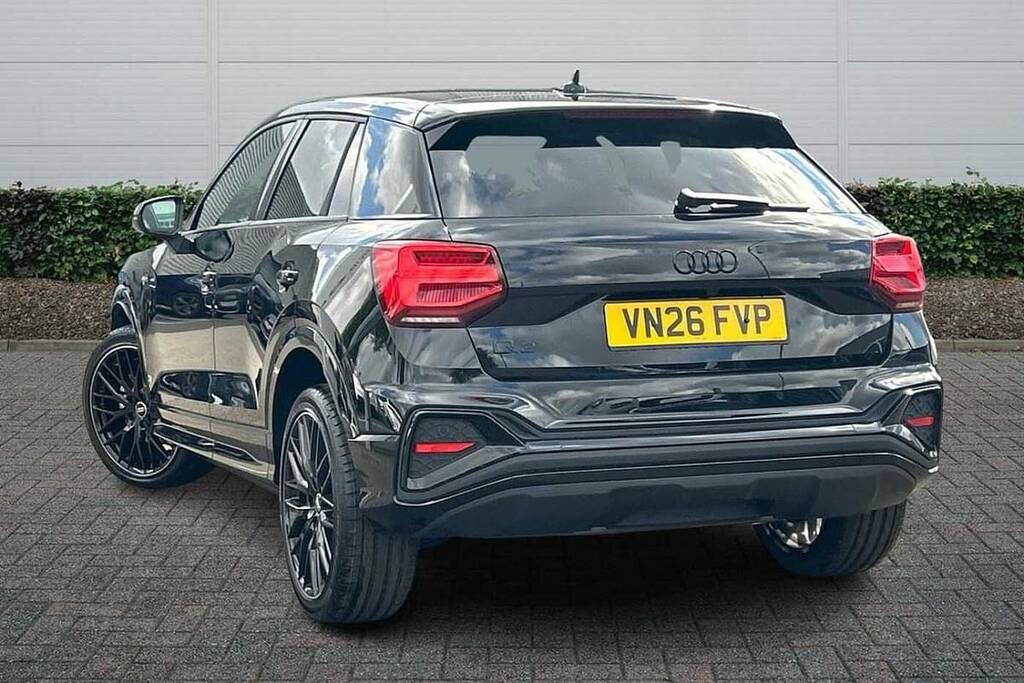 Audi Q2 35 Tfsi Black Edition S Tronic VN26FVP Black #3