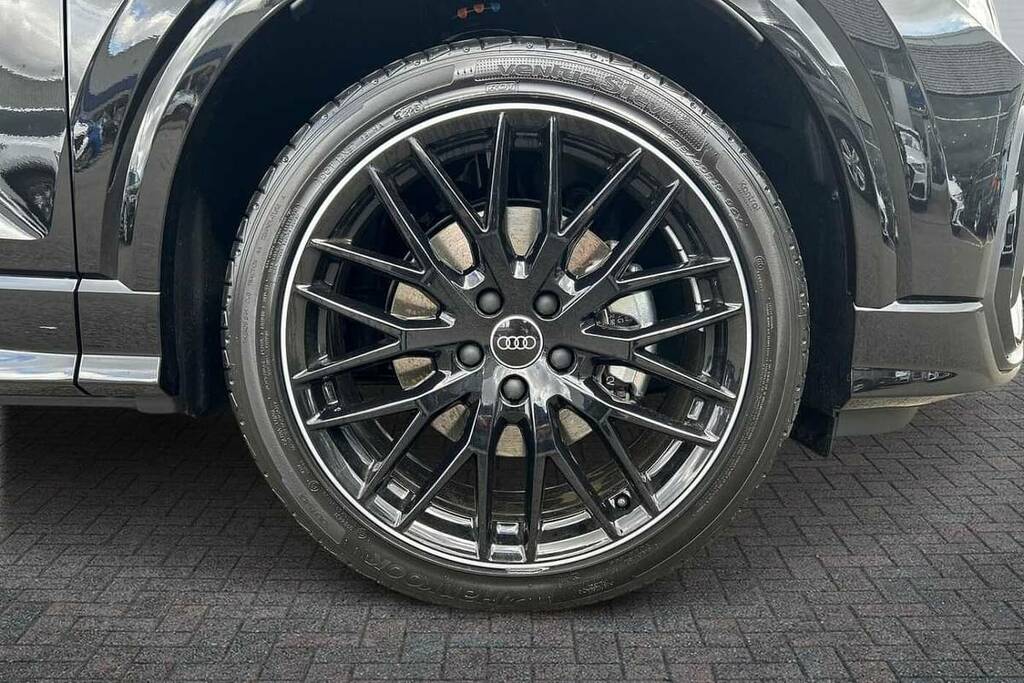 Audi Q2 35 Tfsi Black Edition S Tronic VN26FVP Black #5
