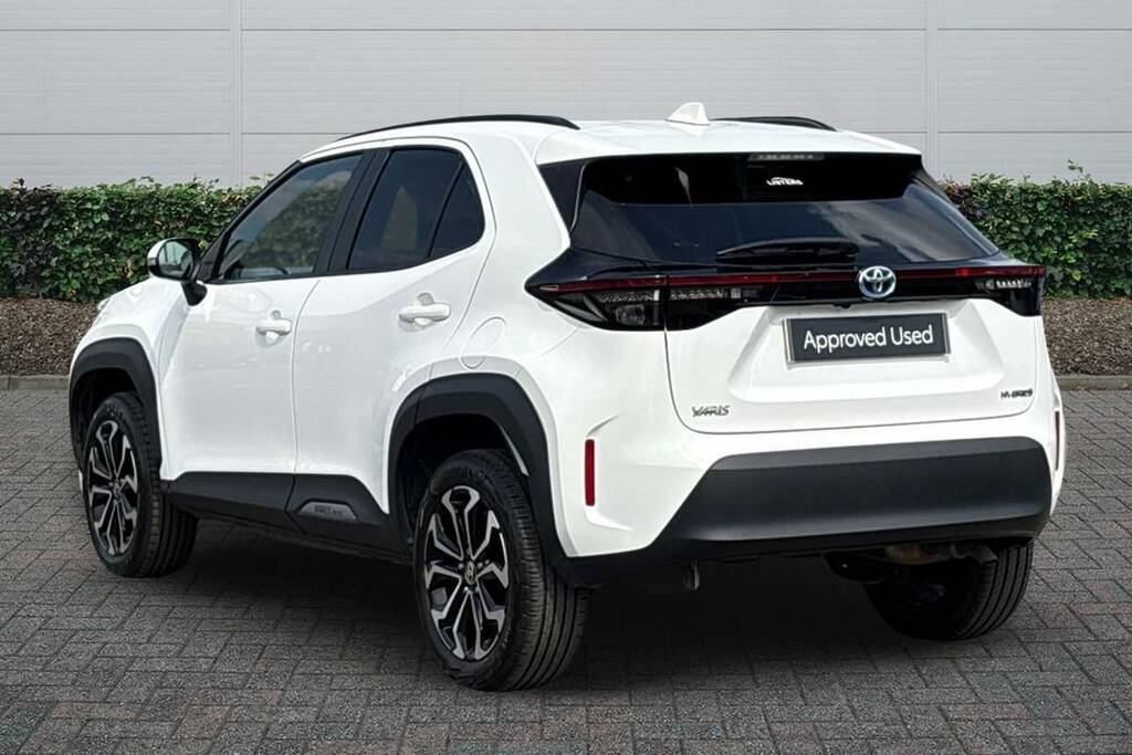 Toyota Yaris Cross 1.5 Hybrid Design Cvt White