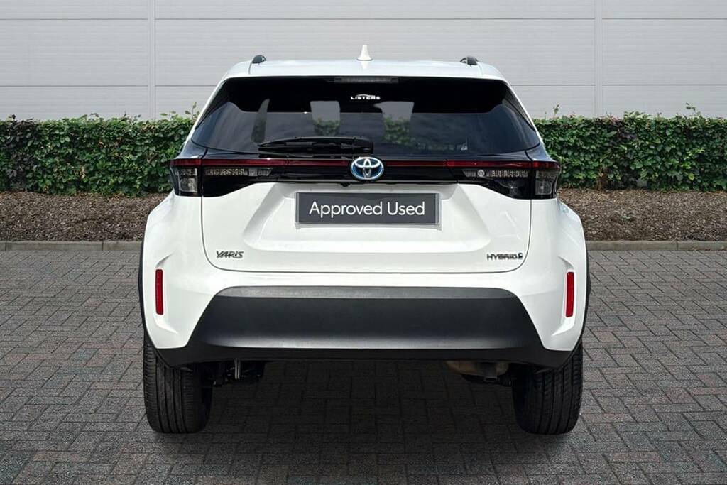 Toyota Yaris Cross 1.5 Hybrid Design Cvt FV73EKB White #3