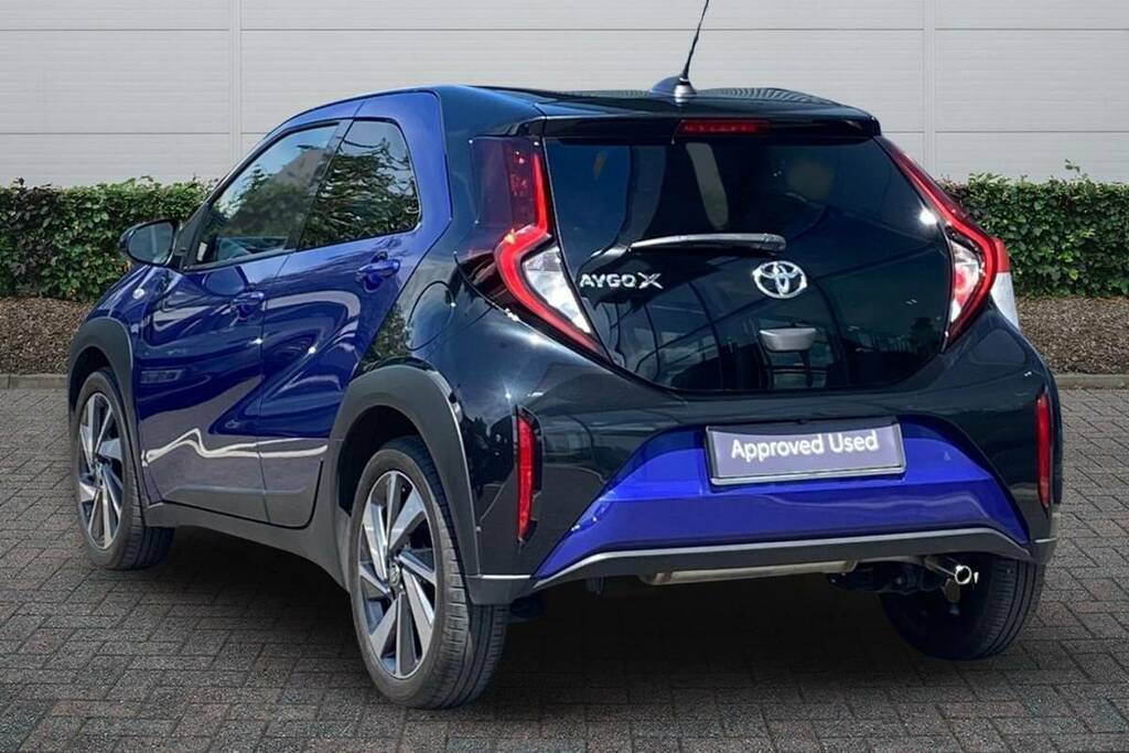 Toyota Aygo X 1.0 Vvt-i Edge Blue #2