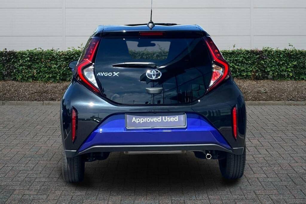 Toyota Aygo X 1.0 Vvt-i Edge Blue #4
