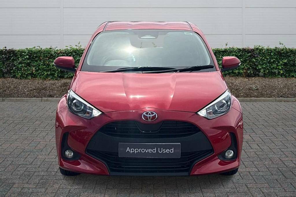 Toyota Yaris 1.5 Hybrid Icon Cvt WD74AKP Red #3