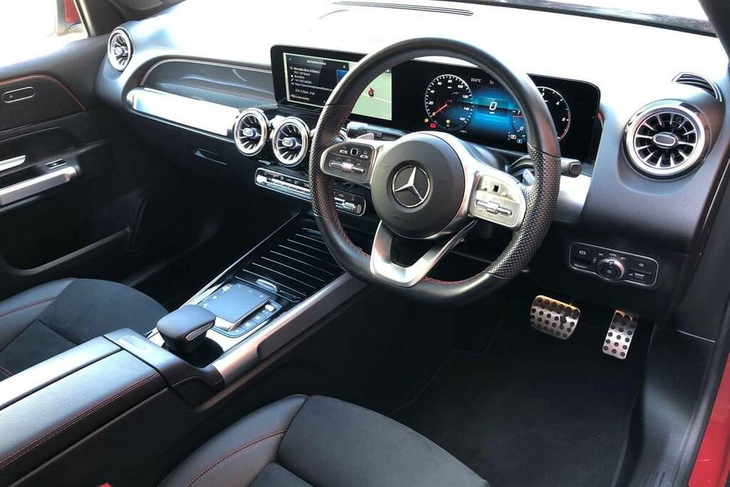 Mercedes-Benz GLB Class 200D Amg Line Premium 8G-tronic Red #4
