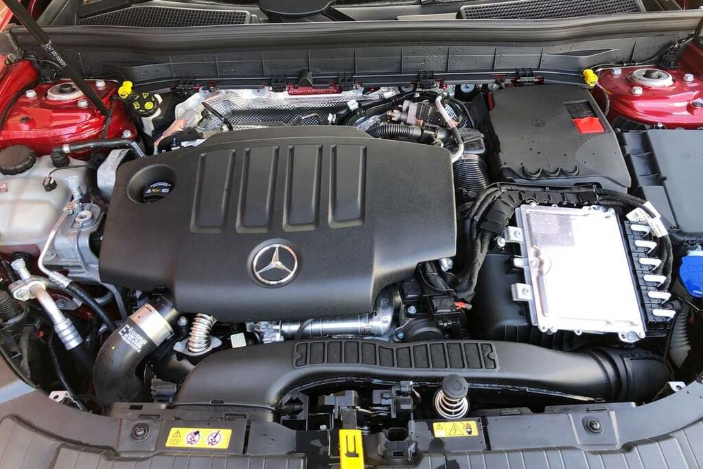 Mercedes-Benz GLB Class 200D Amg Line Premium 8G-tronic Red #5
