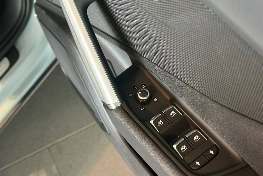 Audi Q2 30 Tfsi 116 Sport Grey #5