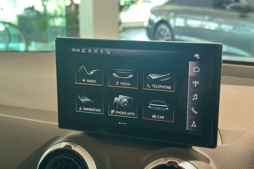 Audi Q2 30 Tfsi 116 Sport Grey #3