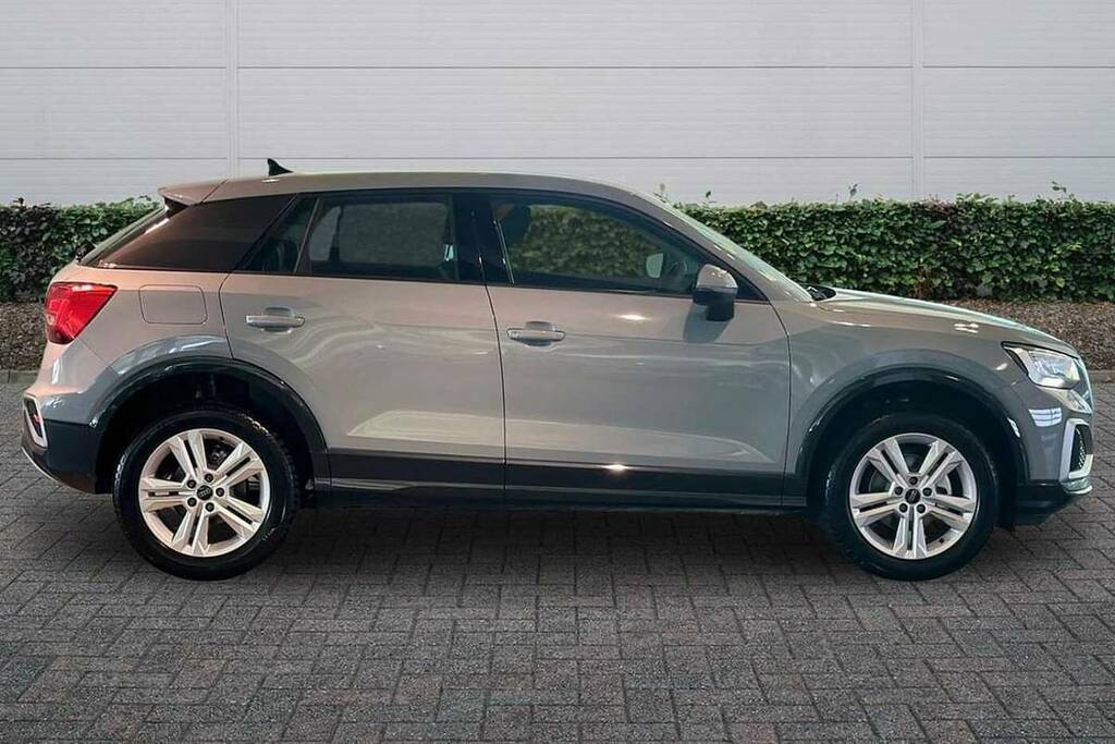 Audi Q2 30 Tfsi 116 Sport Grey #4