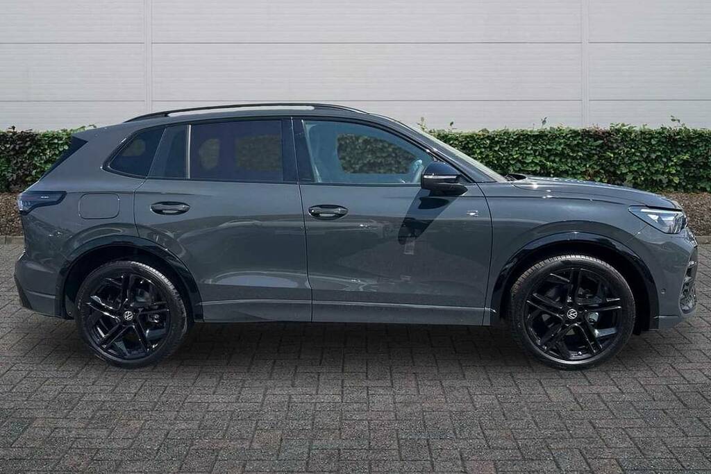Volkswagen Tiguan 1.5 Etsi 150 Black Edition Dsg VN26XHU Grey #4