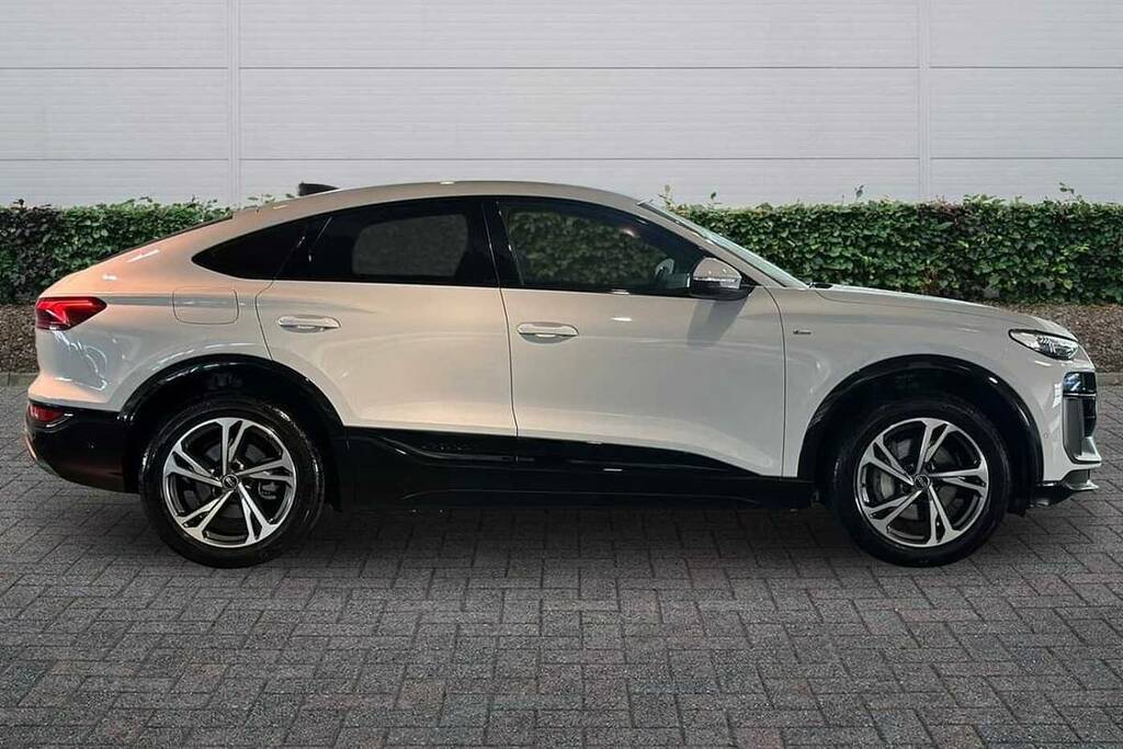 Audi Q6 E-Tron 185Kw 83Kwh Sport White #4