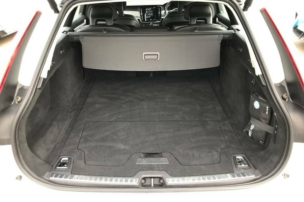 Volvo V90 2.0 D4 Momentum Pro Geartronic White #2