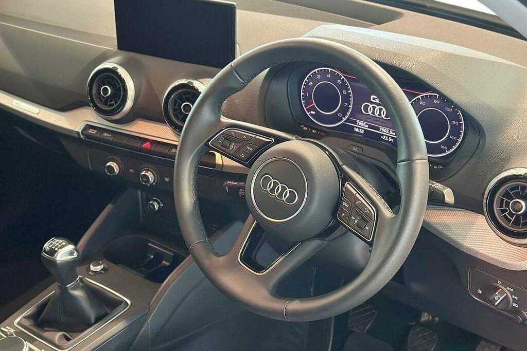 Audi Q2 30 Tfsi Sport Black #6