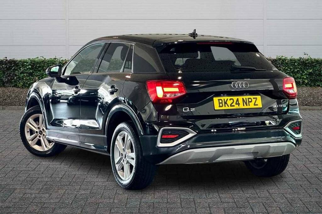 Audi Q2 30 Tfsi Sport Black #3