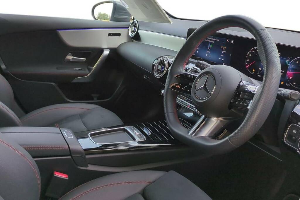 Mercedes-Benz A Class A180 Amg Line Executive KK25BRZ Black #4