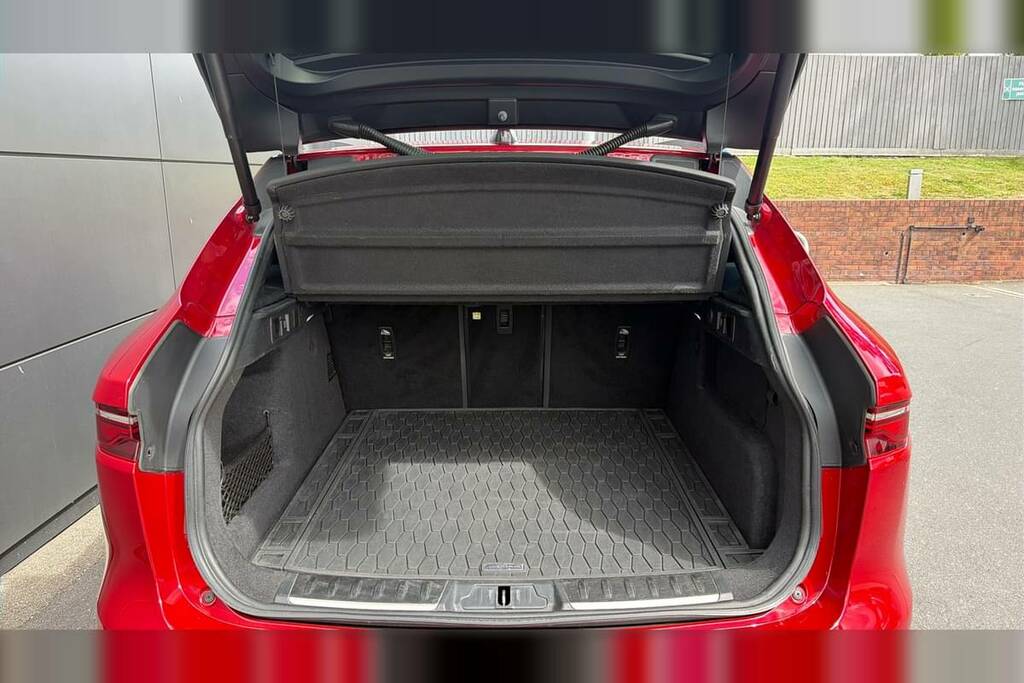 Jaguar F-Pace 2.0 D200 R-dynamic Hse Awd BA72HUH Red #2