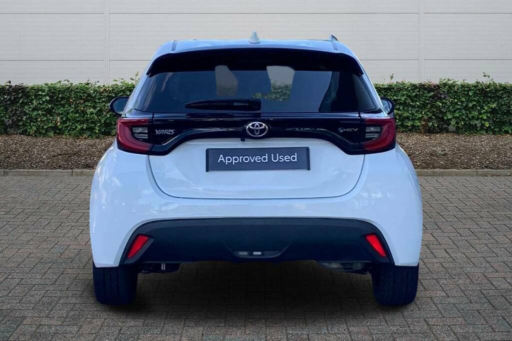 Toyota Yaris 1.5 Hybrid Design Cvt WU25LNA White #4