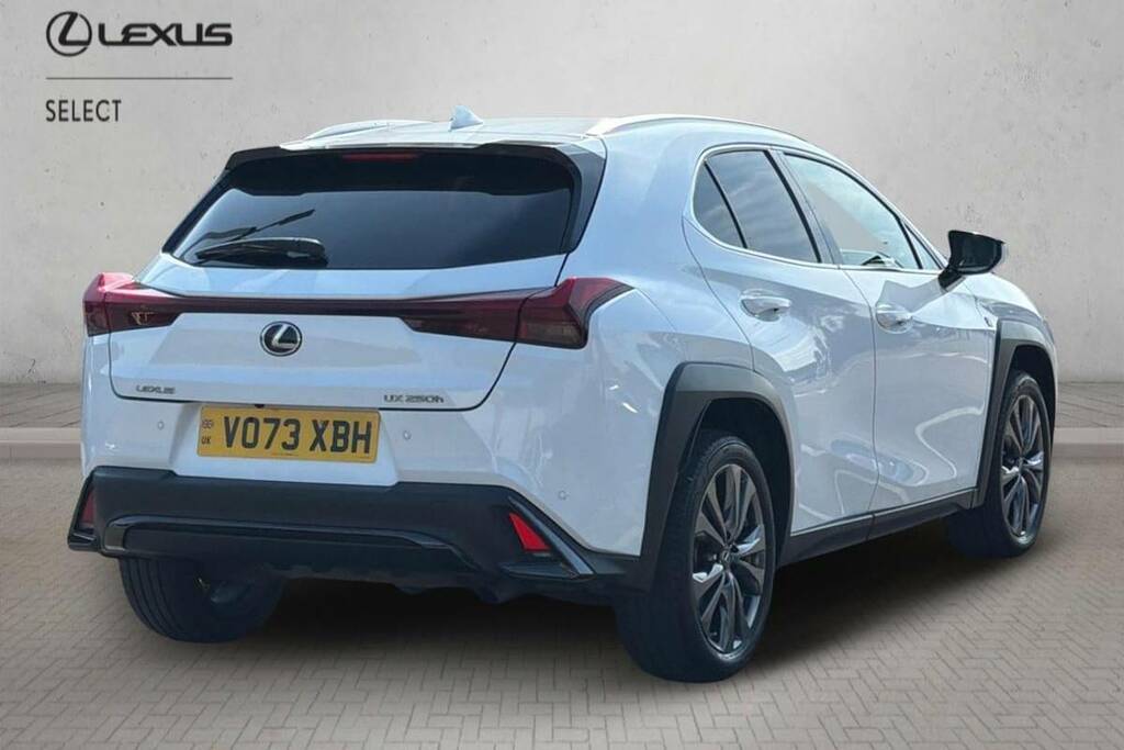 Lexus UX 250H 2.0 F-sport Design Cvt VO73XBH White #2