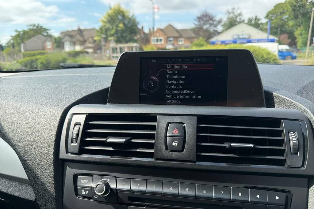 BMW 1 Series 116I Se Step White #2