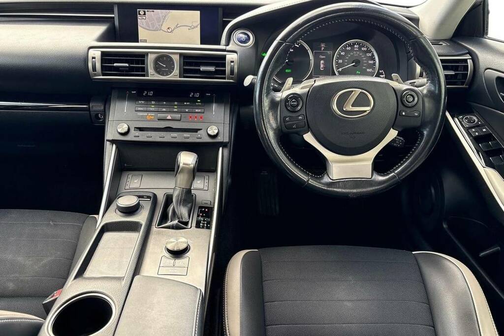 Lexus IS 300H Sport Cvt White #6