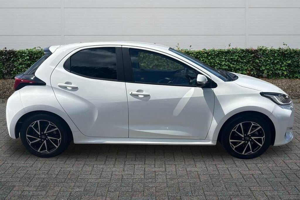 Toyota Yaris 1.5 Hybrid Design Cvt FD23MVM White #5