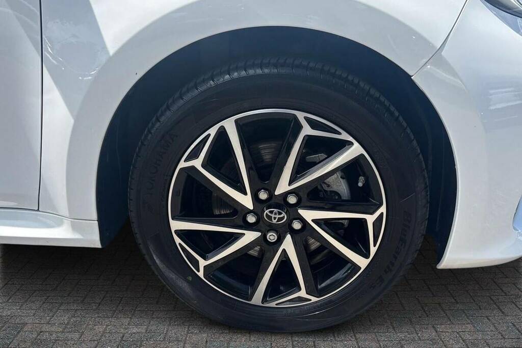 Toyota Yaris 1.5 Hybrid Design Cvt FD23MVM White #6