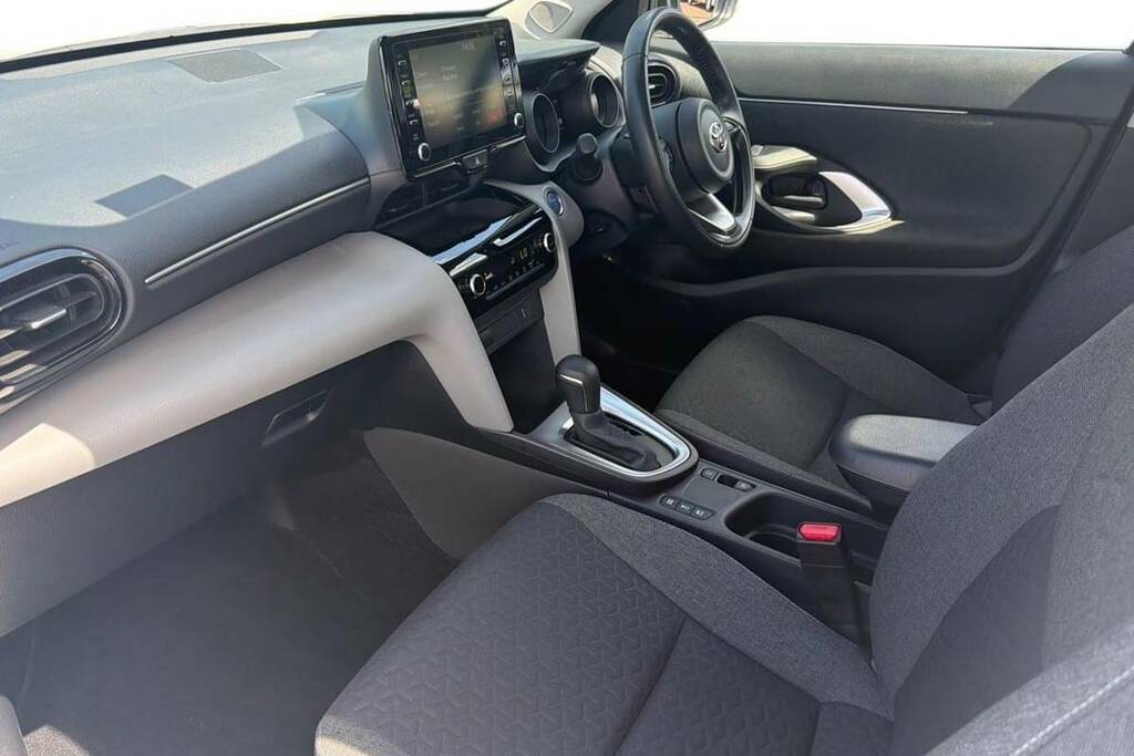 Toyota Yaris Cross Excel Grey #7