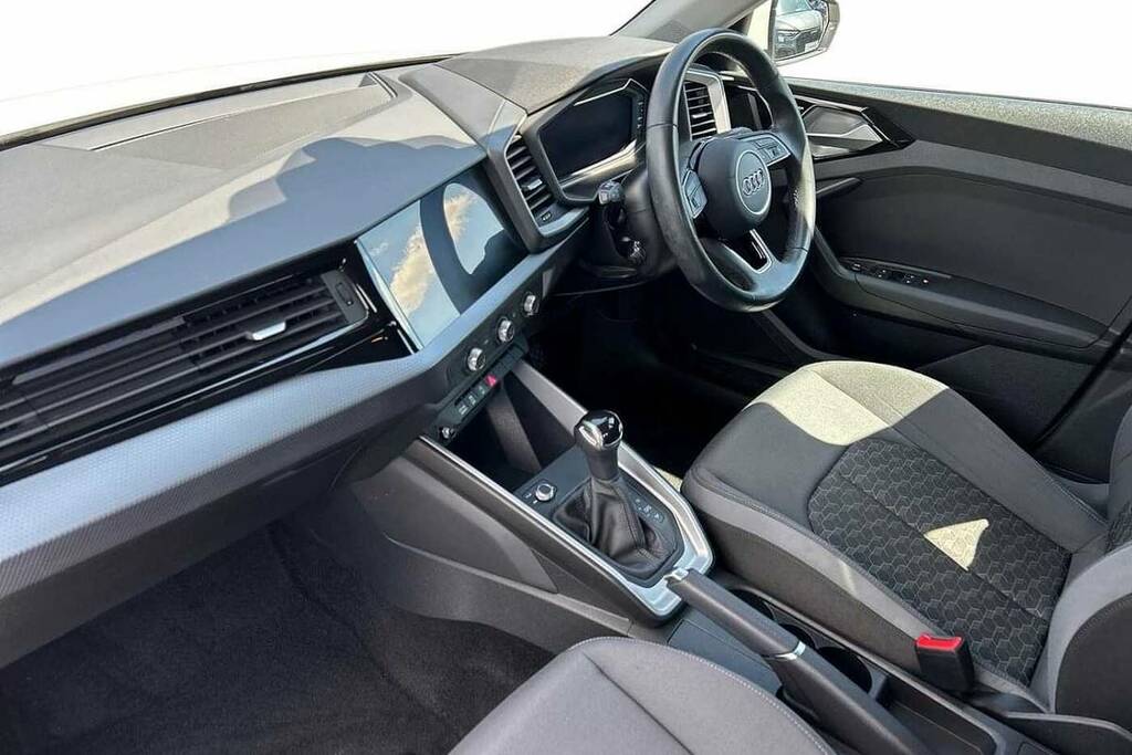 Audi A1 30 Tfsi 110 Sport S Tronic VU73FFO White #2