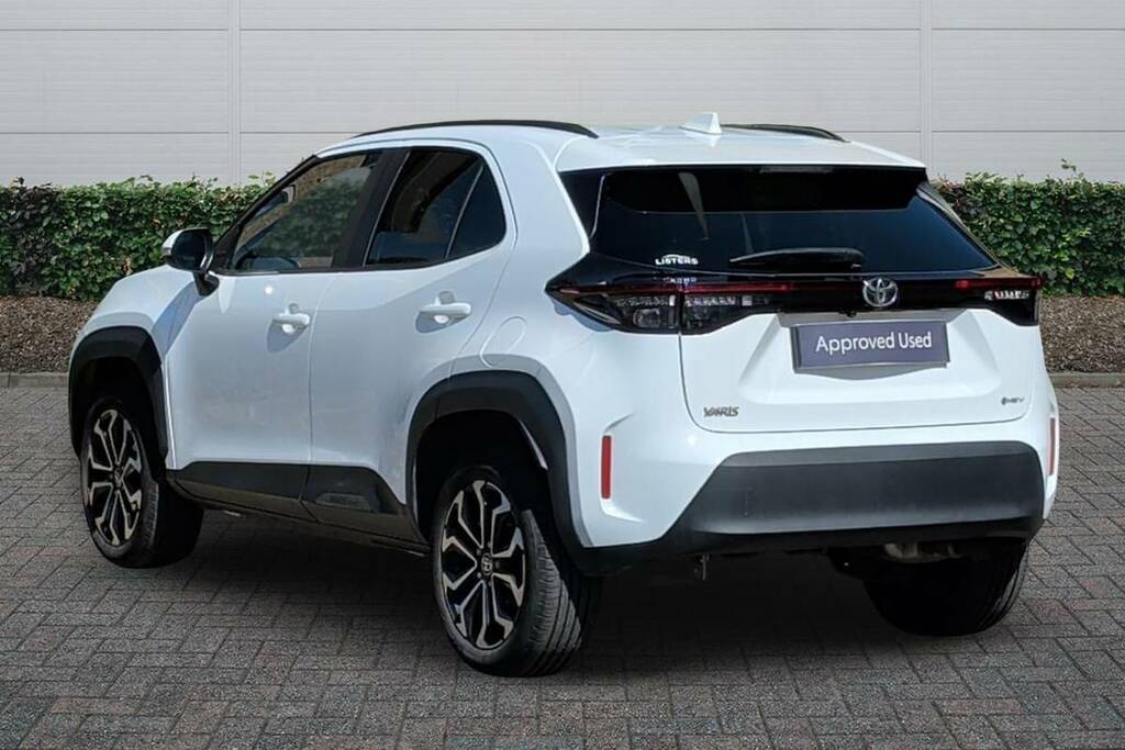Toyota Yaris Cross 1.5 Hybrid Design Cvt KV24NMJ White #2