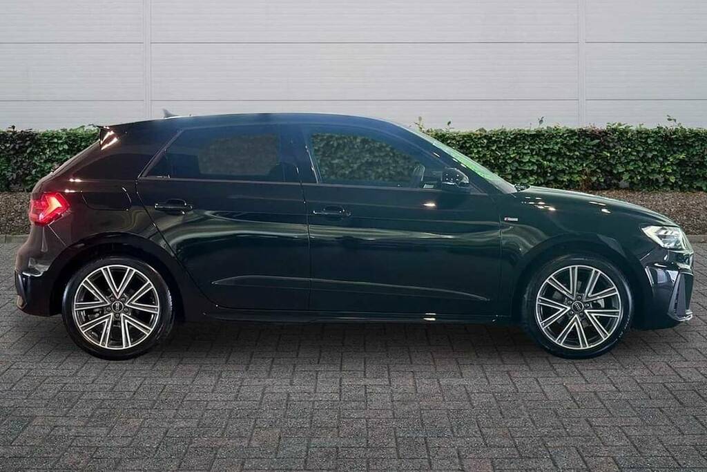 Audi A1 35 Tfsi S Line S Tronic Black #4